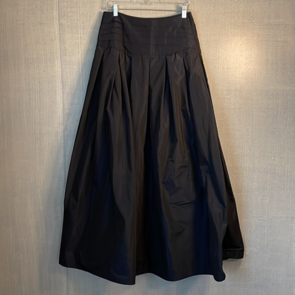 FLO ATELIER Black Taffeta Skirt